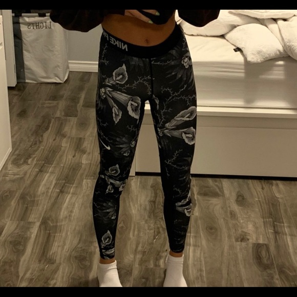 Nike pro leggings - Picture 1 of 2
